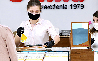 Rzecznik Ministerstwa Zdrowia: Sklepy mogą nie obsługiwać klientów bez maseczek Rzecznik Ministerstwa Zdrowia: Sklepy mogą nie obsługiwać klientów bez maseczek